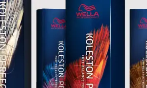 Trois boîtes de coloration Wella Koleston Perfect, avec des visuels abstraits de plumes. Le mode d'emploi est intégré au design.