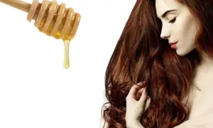 Comment avoir des cheveux brillant et soyeux naturellement : le miel, un ingrédient secret pour une chevelure de rêve.
