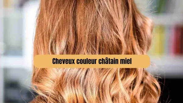 Cheveux châtain miel, une transition réussie pour passer de blonde à chatain.